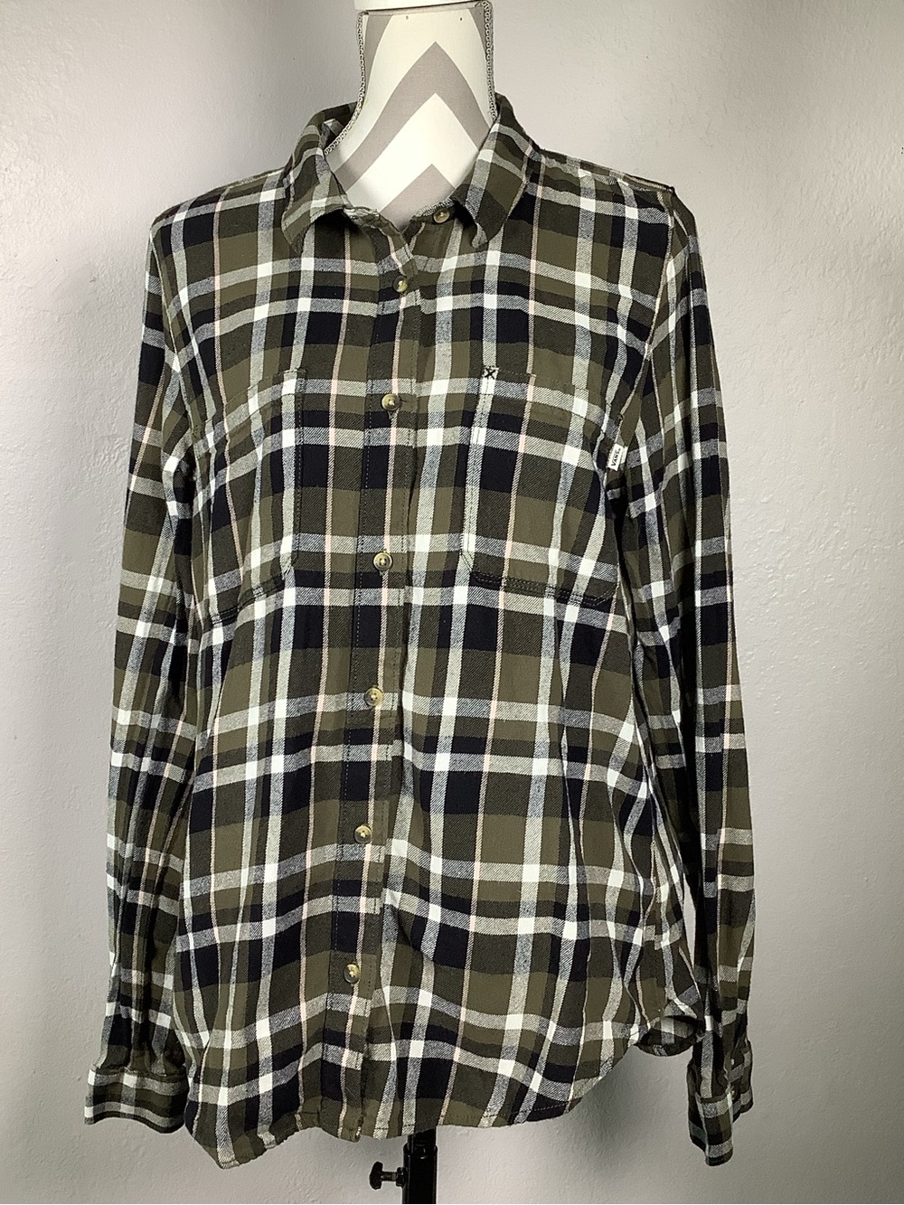 Vans Women’s Olive and Black Plaid Button-Up flannel Shirt Sz XL